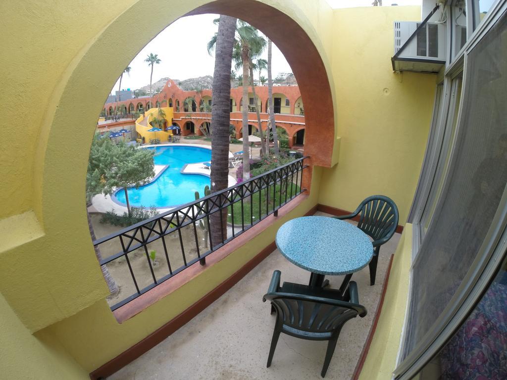 Hotel Mar De Cortez 카보산루카스 외부 사진