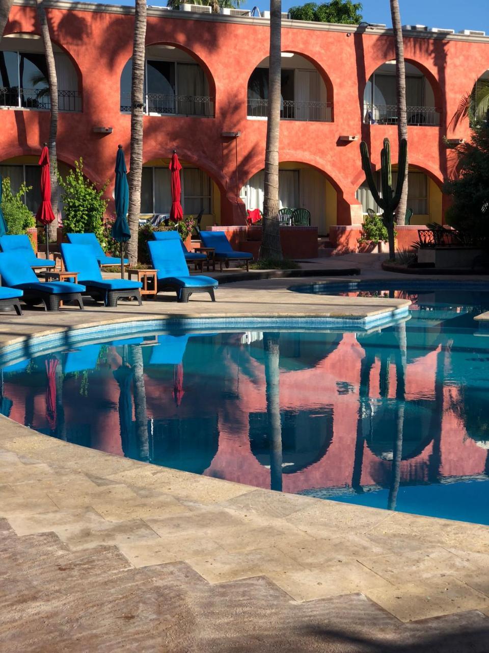 Hotel Mar De Cortez 카보산루카스 외부 사진