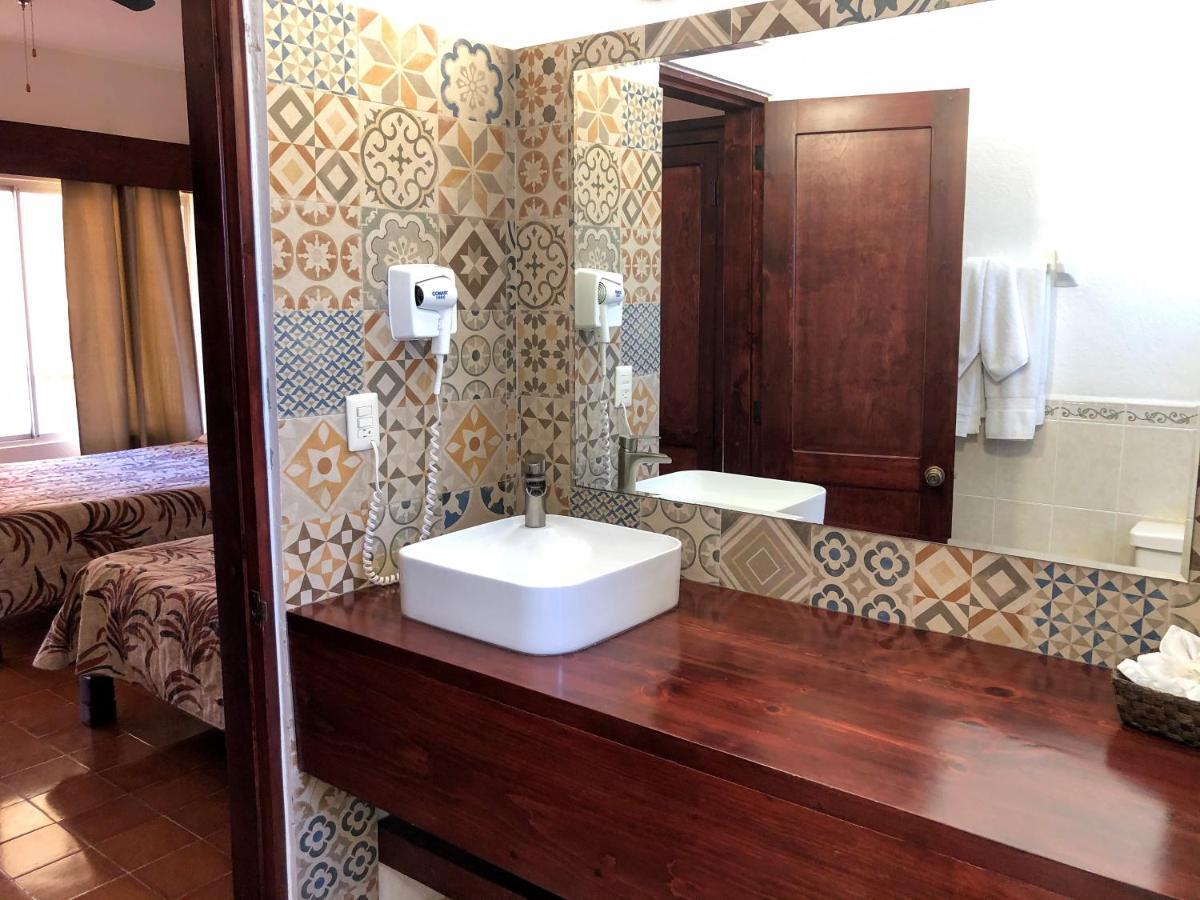 Hotel Mar De Cortez 카보산루카스 외부 사진