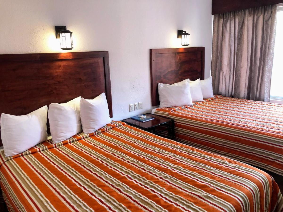 Hotel Mar De Cortez 카보산루카스 외부 사진