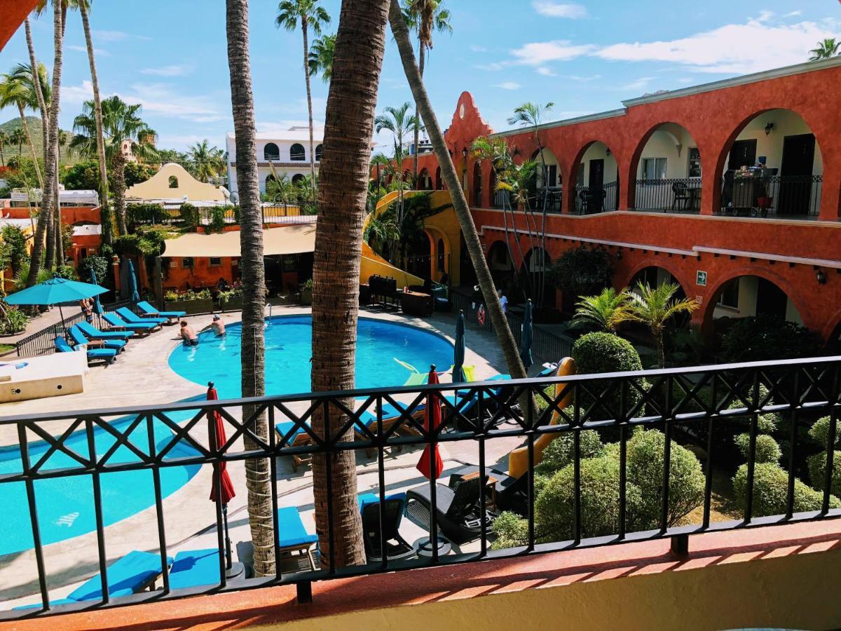 Hotel Mar De Cortez 카보산루카스 외부 사진