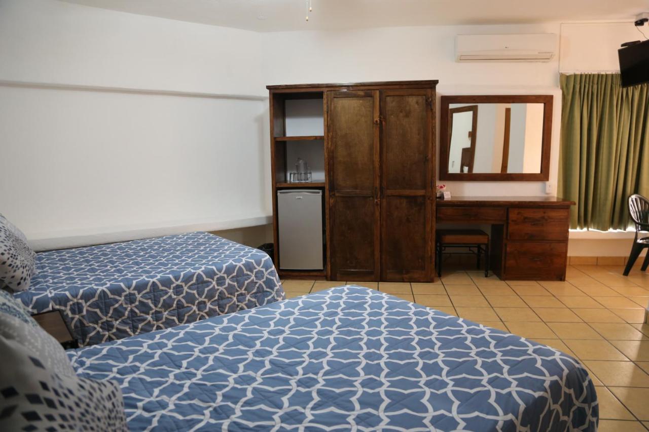 Hotel Mar De Cortez 카보산루카스 외부 사진
