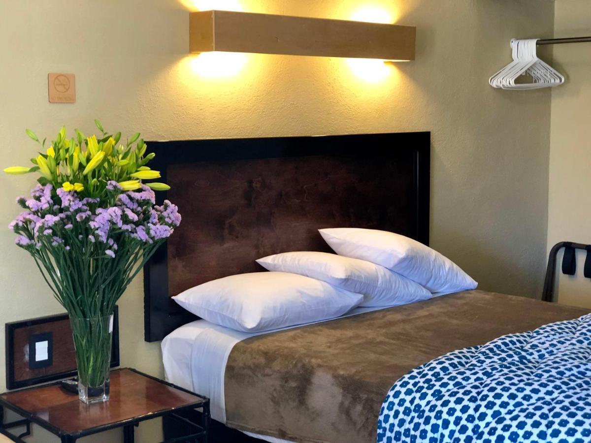Hotel Mar De Cortez 카보산루카스 외부 사진